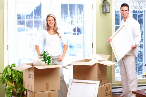 Cubic-yard pricing illustration for household items in a van